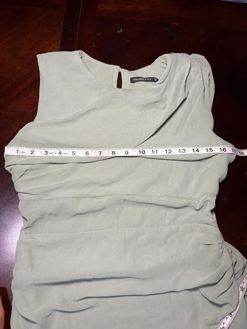 Abercrombie & Fitch Women’s Green Ruched Maxi Dress Size Medium Petite NWT